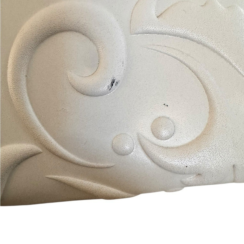 Brighton Ferrara White Leather Zip Around Organizer Wallet Crossbody Heart Logo - Picture 8 of 9
